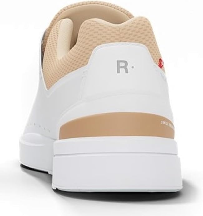 On Women's The Roger Advantage Sneakers