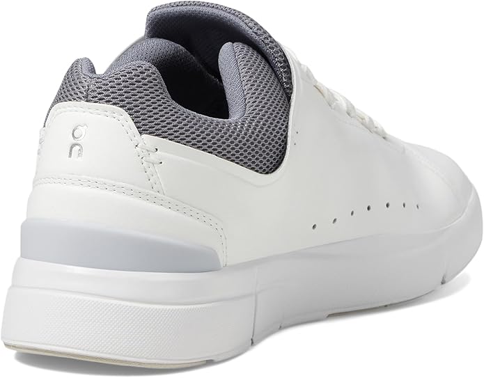 On Women's The Roger Advantage Sneakers